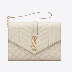 ENVELOPE FLAP POUCH IN MIX MATELASSÉ GRAIN DE POUDRE EMBOSSED LEATHER BLANC